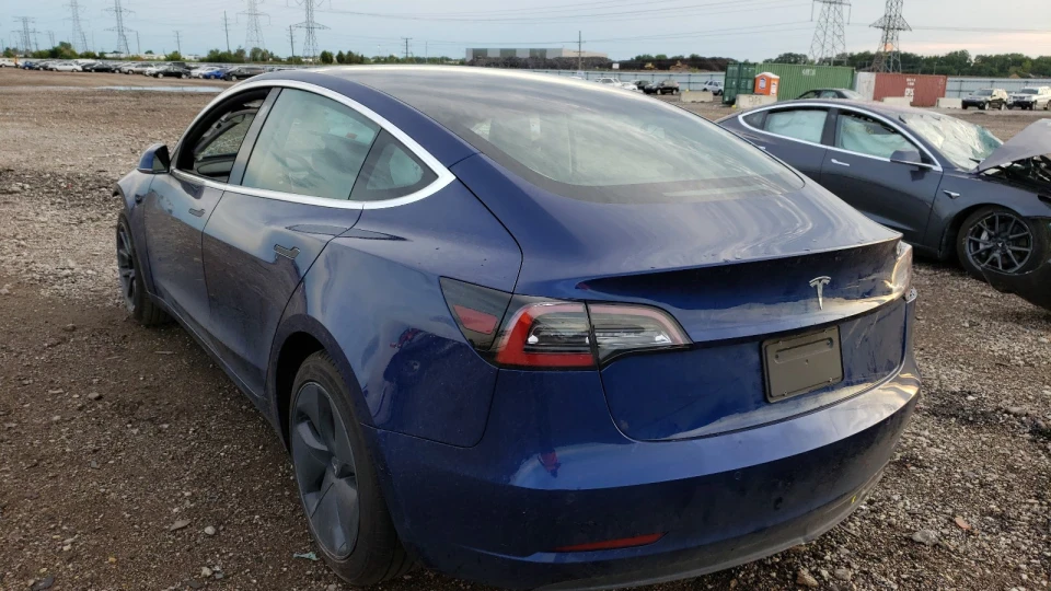 Tesla Model 3 За ціною старого bmw 5