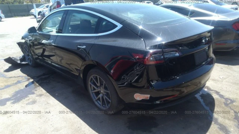 Tesla Model 3 Майже нова 2