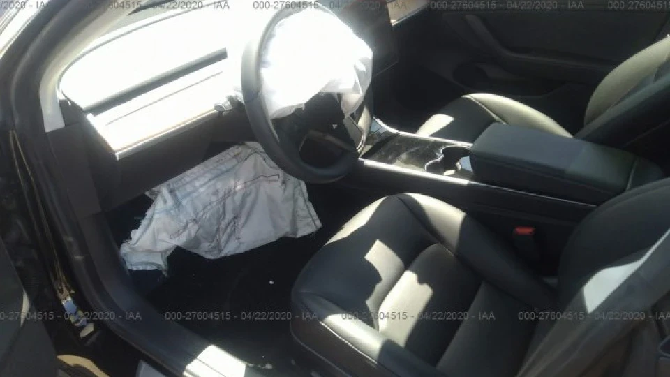 Tesla Model 3 Майже нова 4