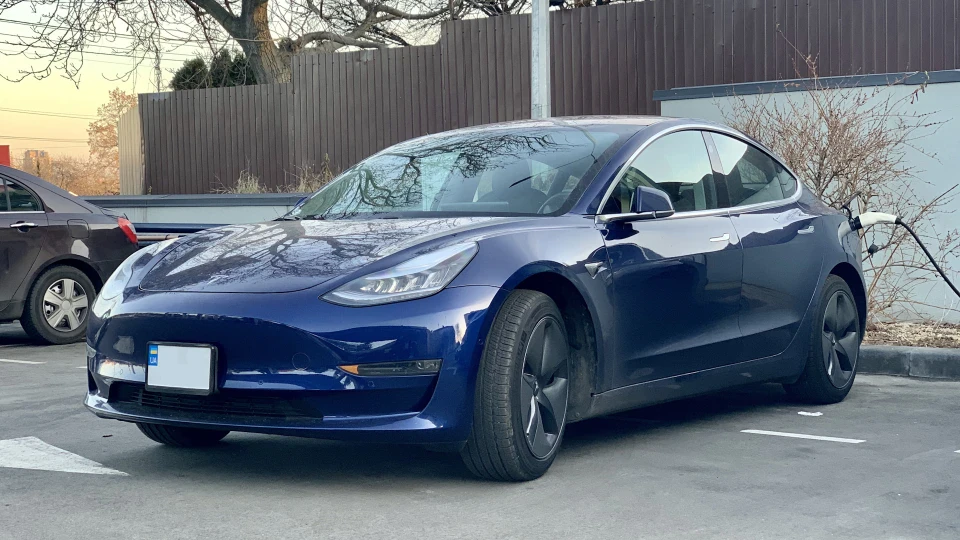 Tesla Model 3 Синенький Long Range 2