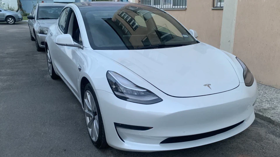 Tesla Model 3 Tesla M3