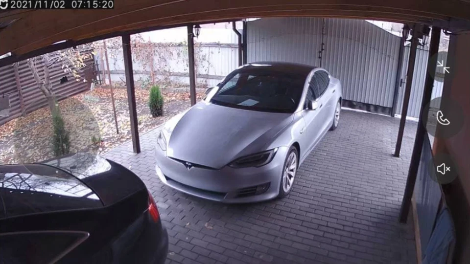 Tesla Model S 75D Intel