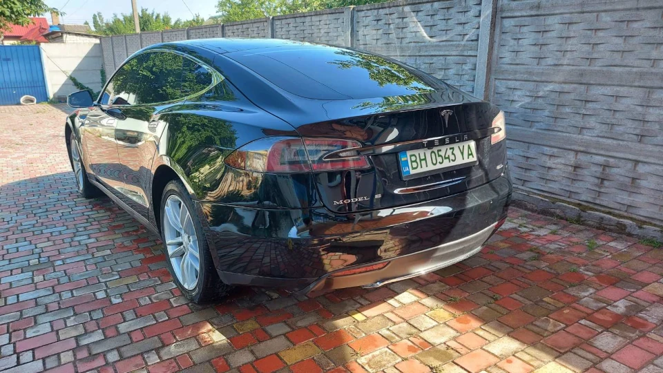 Tesla Model S 85D 4