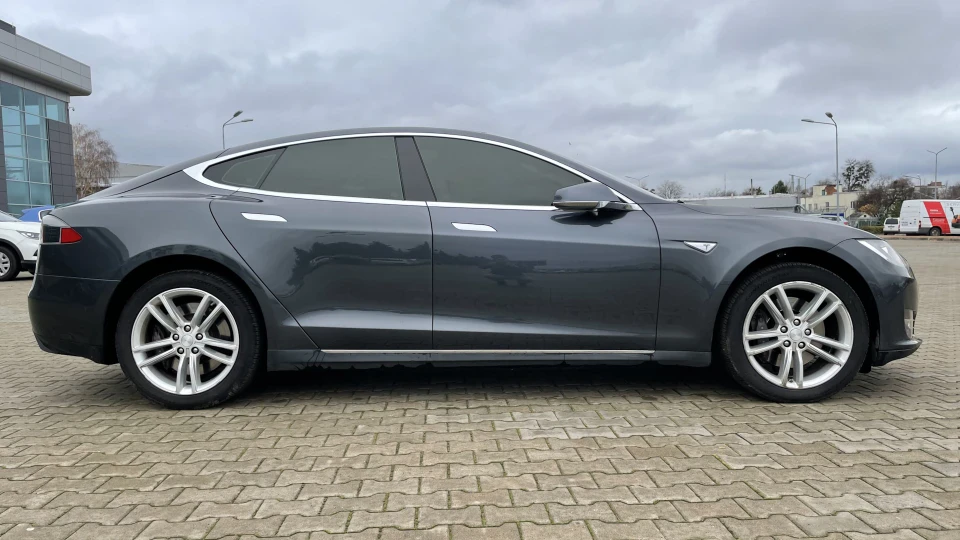 Tesla Model S Grey Shadow