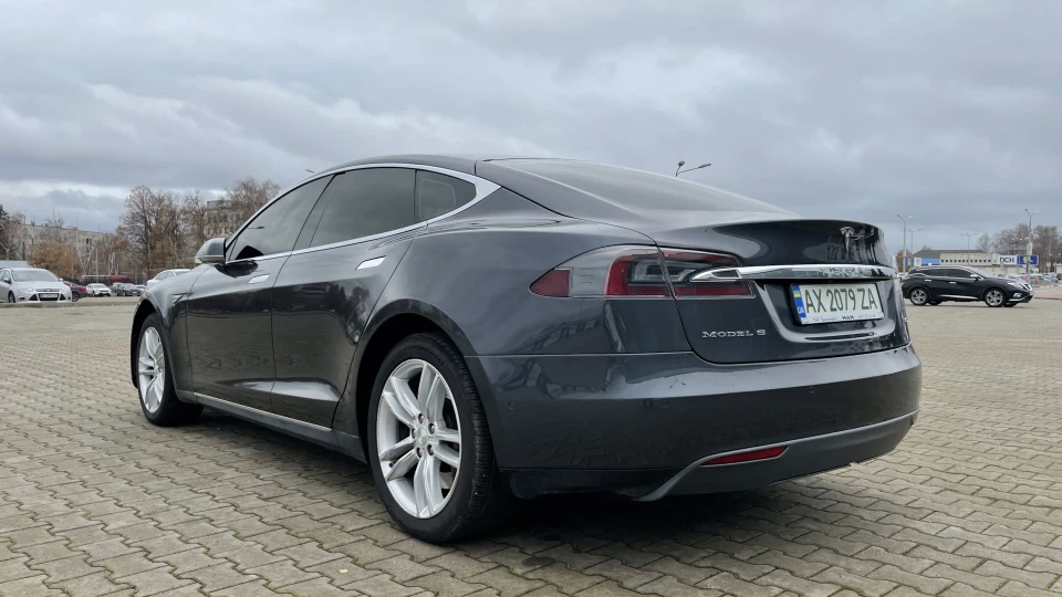 Tesla Model S Grey Shadow 2