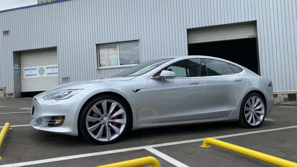 Tesla Model S P100D L+ aka Kasrtulya
