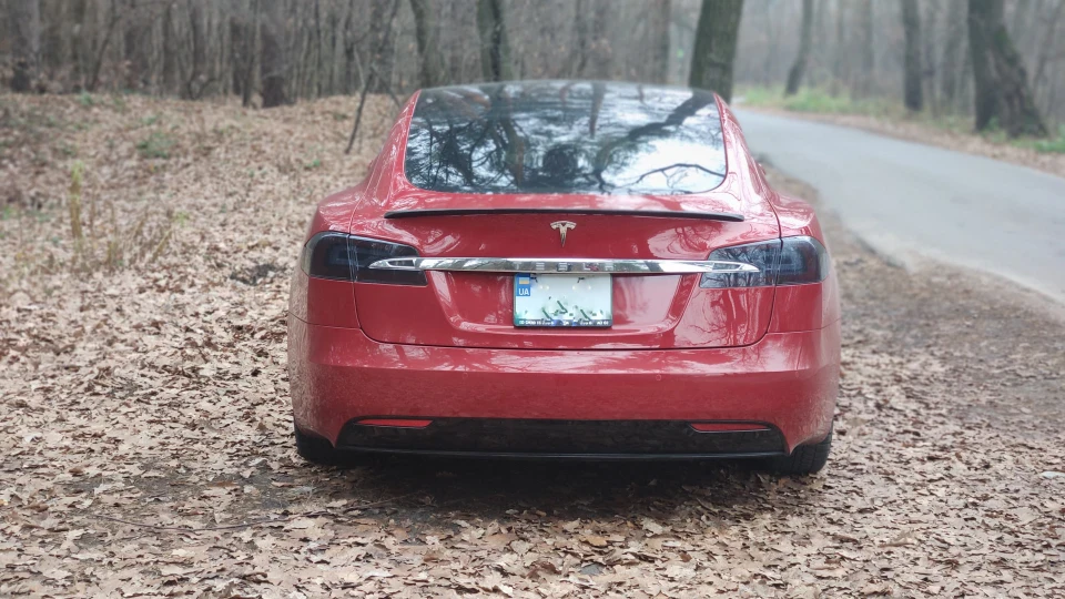 Tesla Model S P100D 2