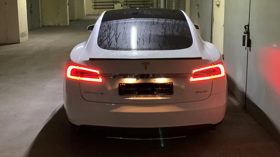Tesla Model S P85D 3