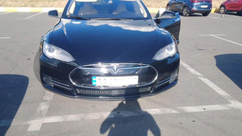 Tesla Model S Робоча конячка 2