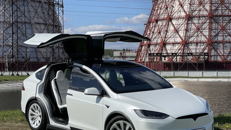 Tesla Model X ORJEUNESSE IV