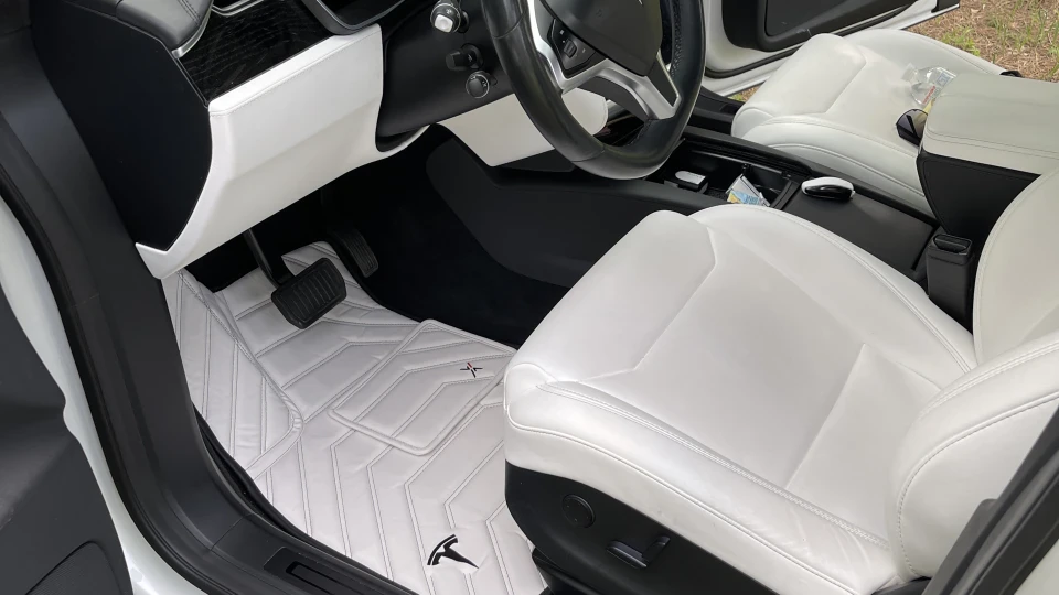 Tesla Model X ORJEUNESSE IV 2