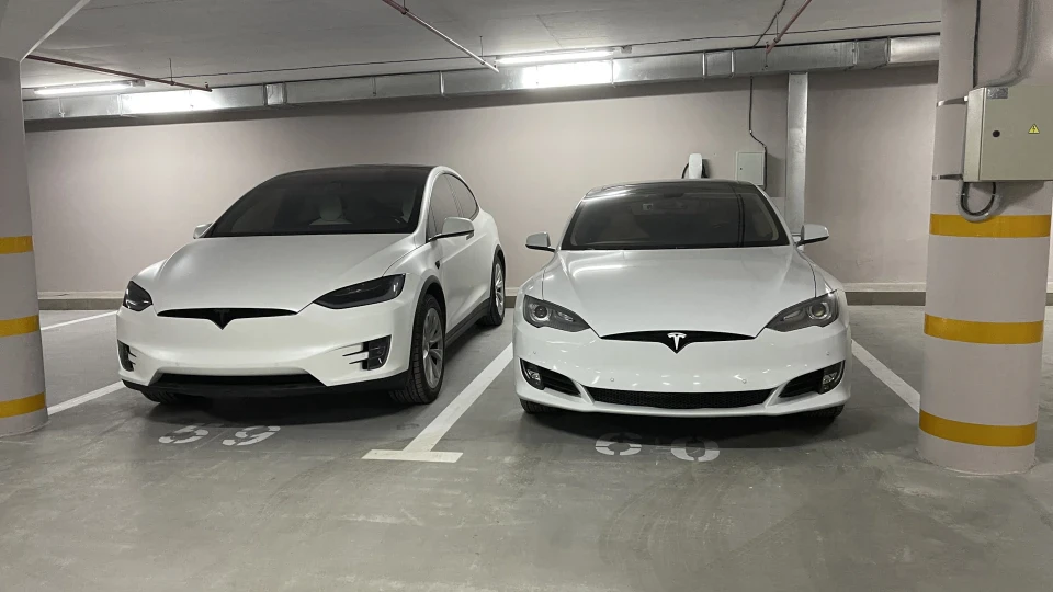 Tesla Model X ORJEUNESSE IV 4