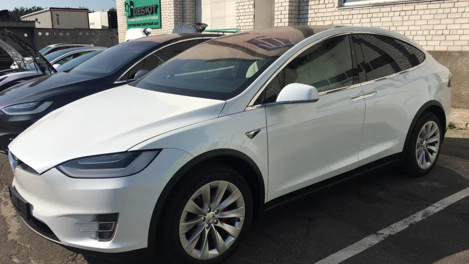 Tesla Model X Performance 3