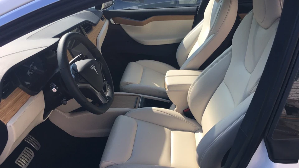 Tesla Model X Performance 5
