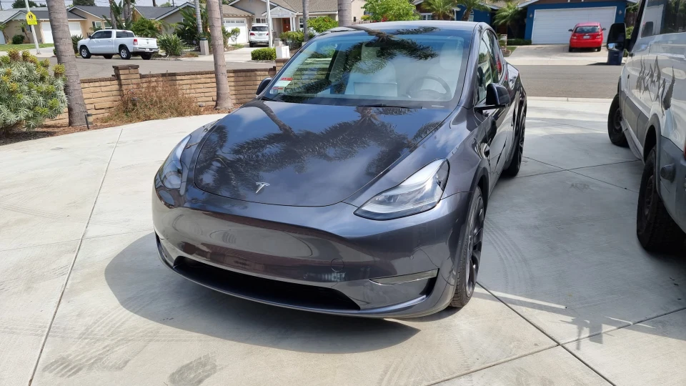Tesla Model Y Лука