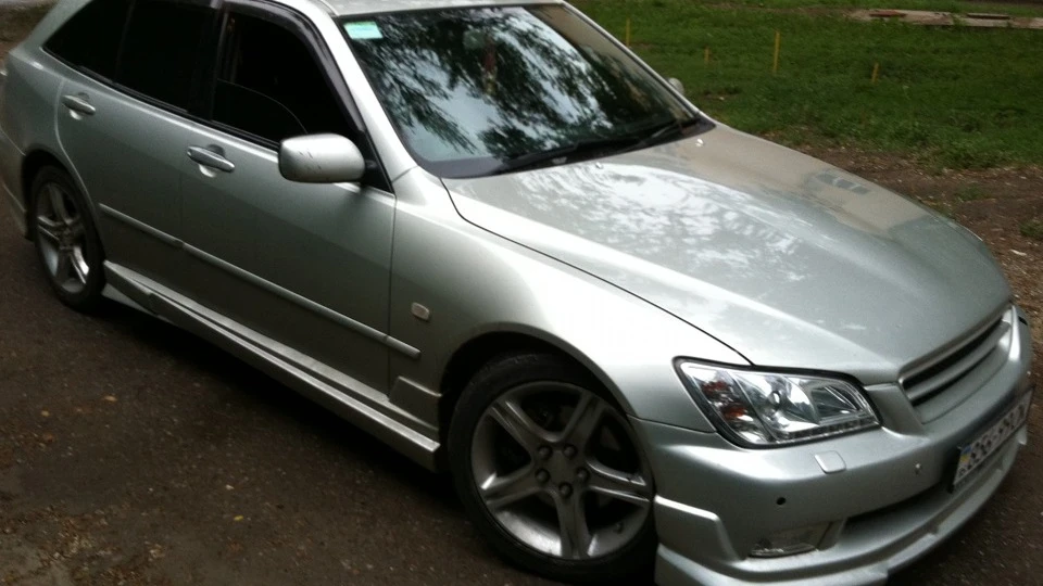 Toyota Altezza Gita 3.0 3