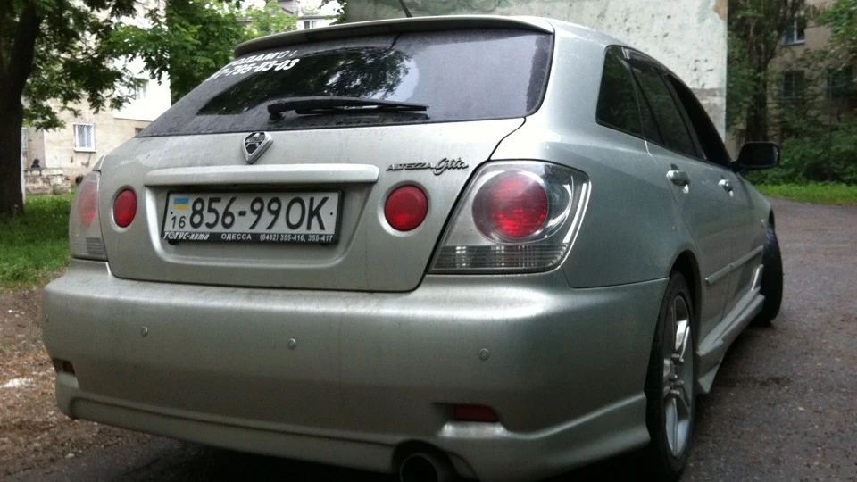 Toyota Altezza Gita 3.0 4
