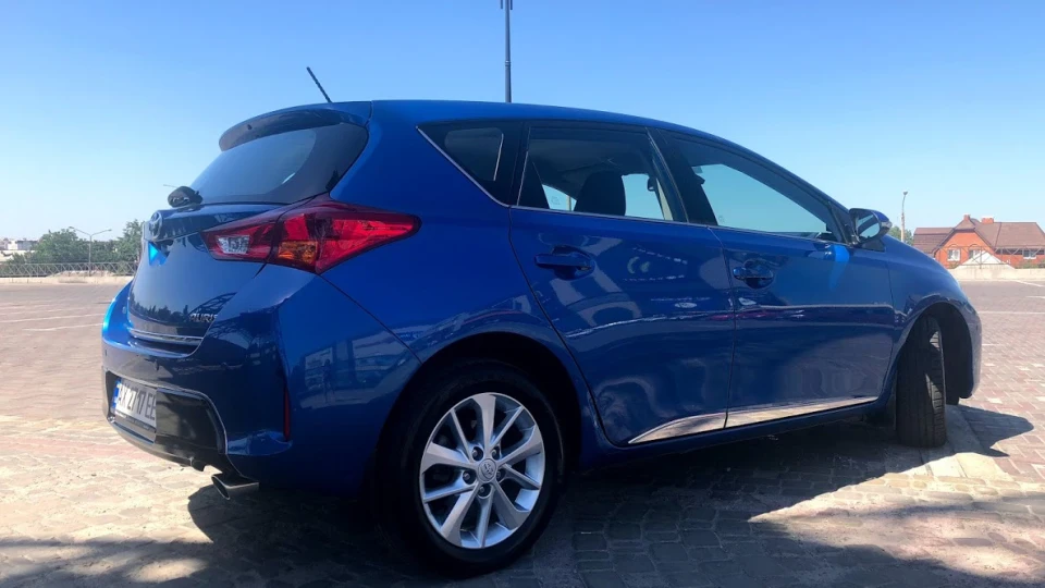 Toyota Auris 4