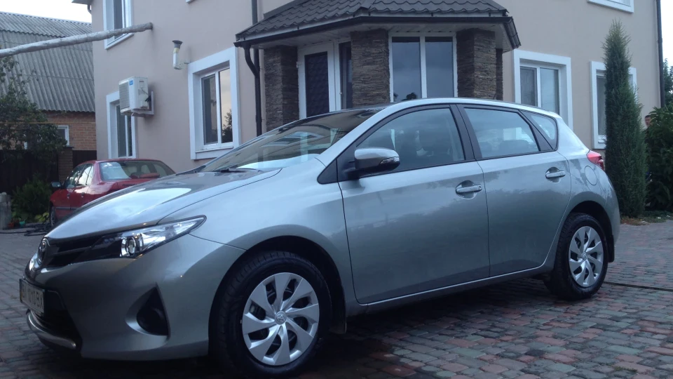 Toyota Auris 2