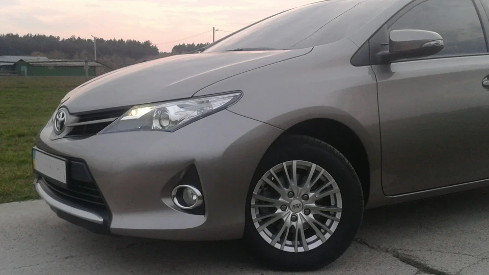 Toyota Auris 2