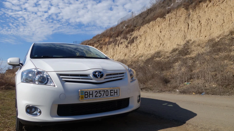 Toyota Auris 小さな侍 2