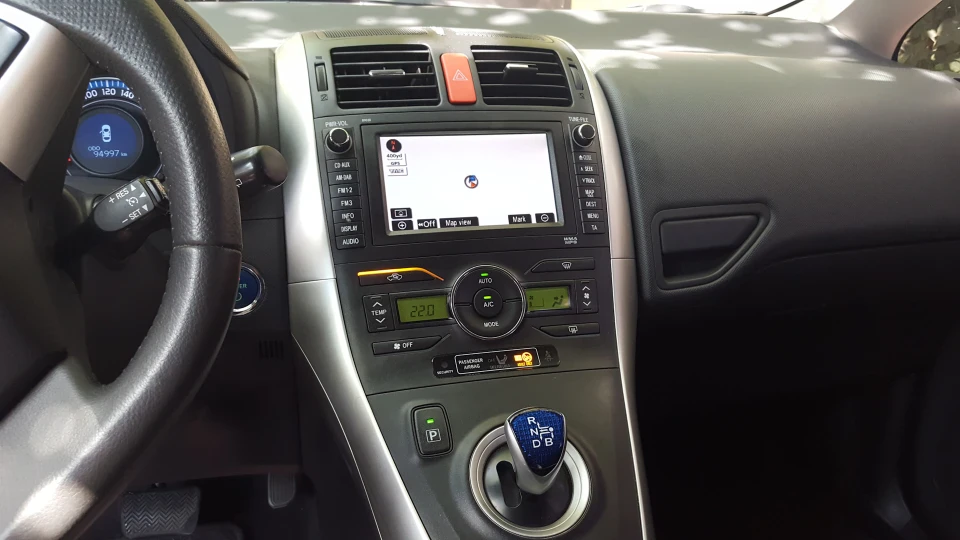 Toyota Auris 1.8 Hybrid 2