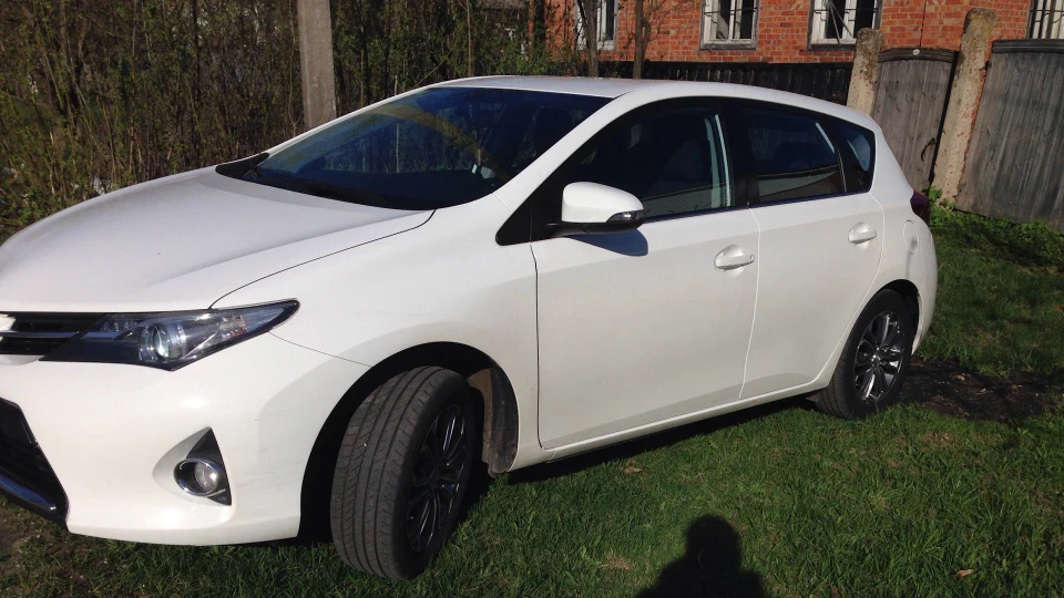 Toyota Auris aurum 4