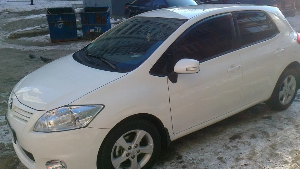 Toyota Auris білка 3
