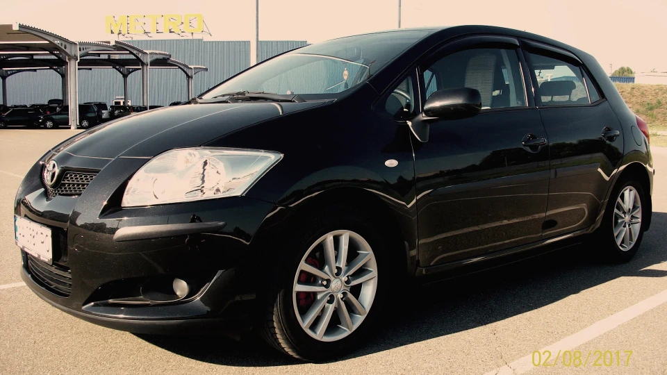 Toyota Auris Чорна Каракатиця 3