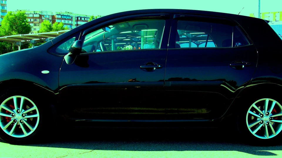 Toyota Auris Чорна Каракатиця 4