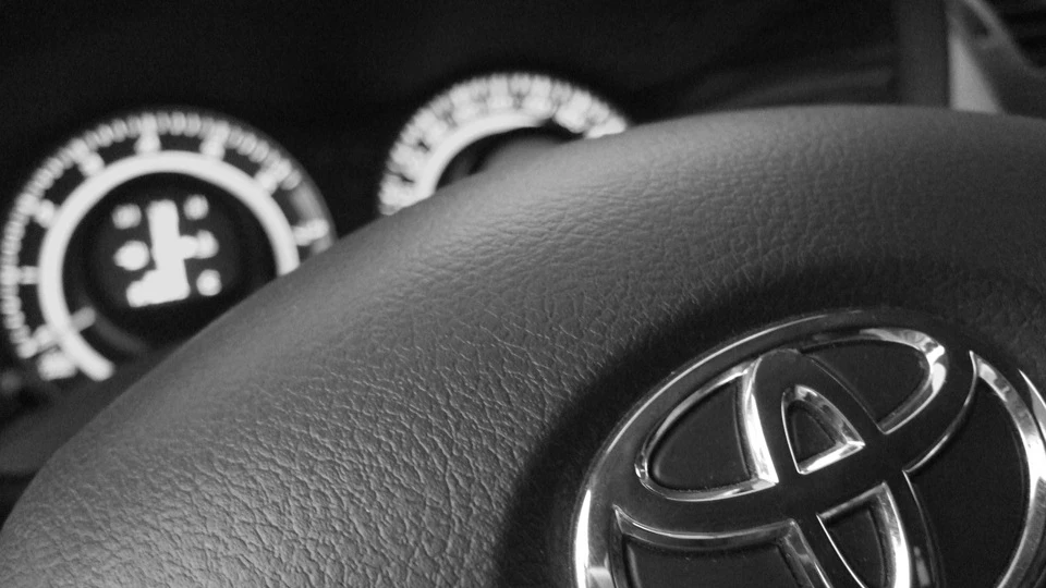 Toyota Auris Чорний Gangs'ta 1.6 рука 2