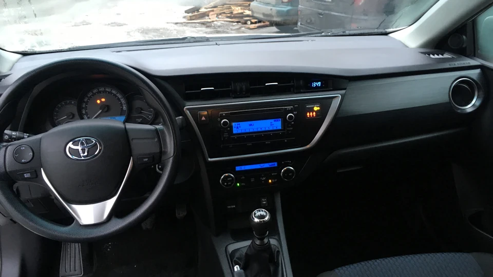 Toyota Auris Двигун 1,33, МТ-6 4