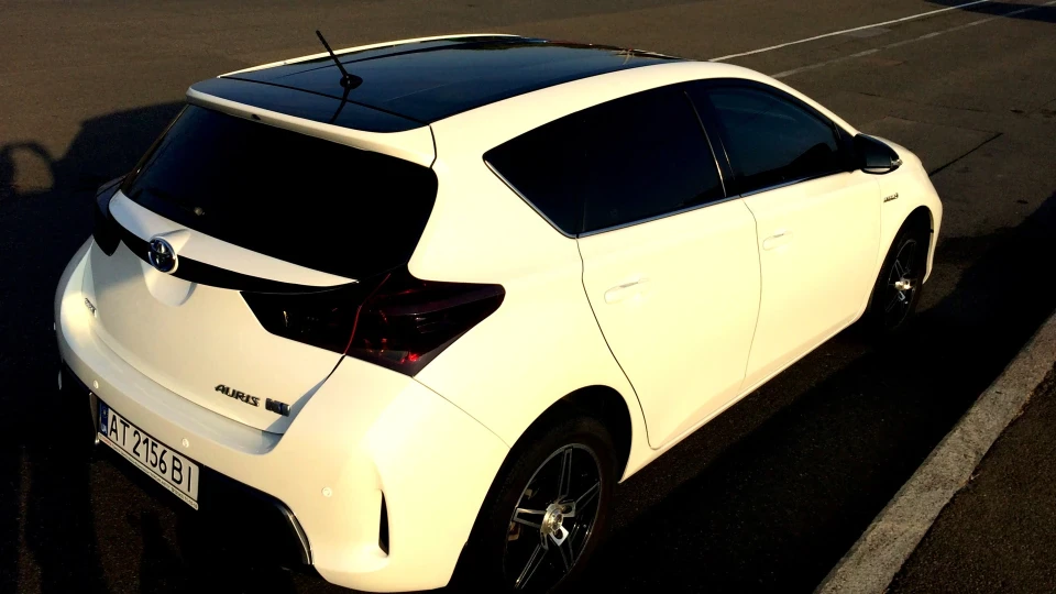 Toyota Auris Hybrid 4