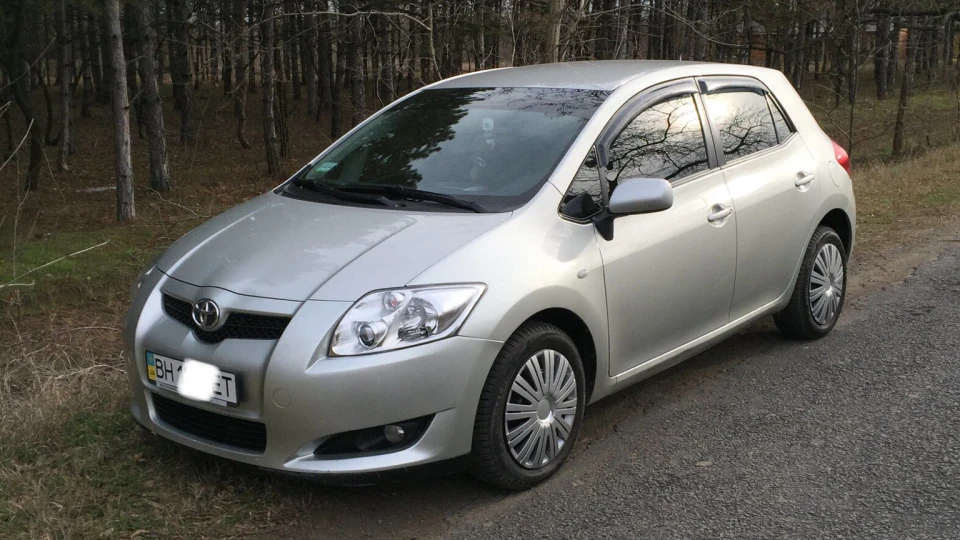 Toyota Auris Японська комашка)))