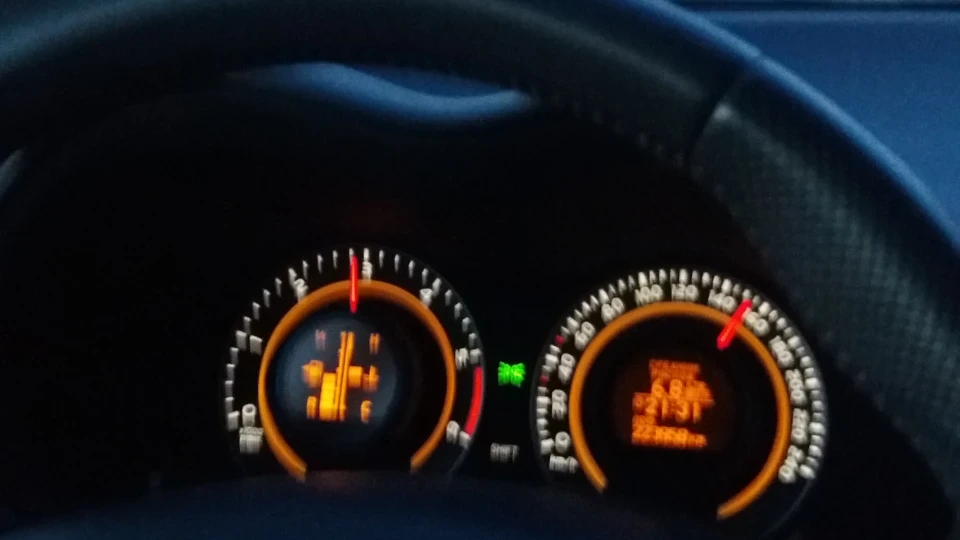 Toyota Auris червона бестія 3