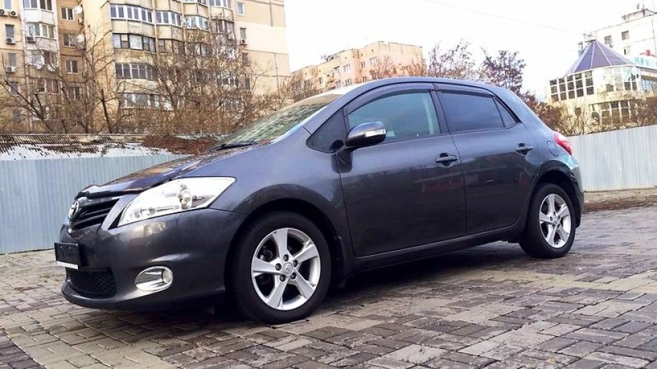 Toyota Auris - Крихітка 3