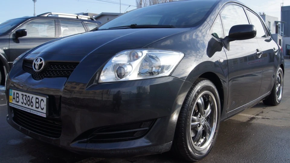 Toyota Auris Malishka:) 2