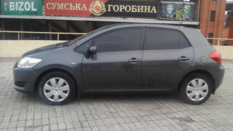 Toyota Auris Сірий вовк