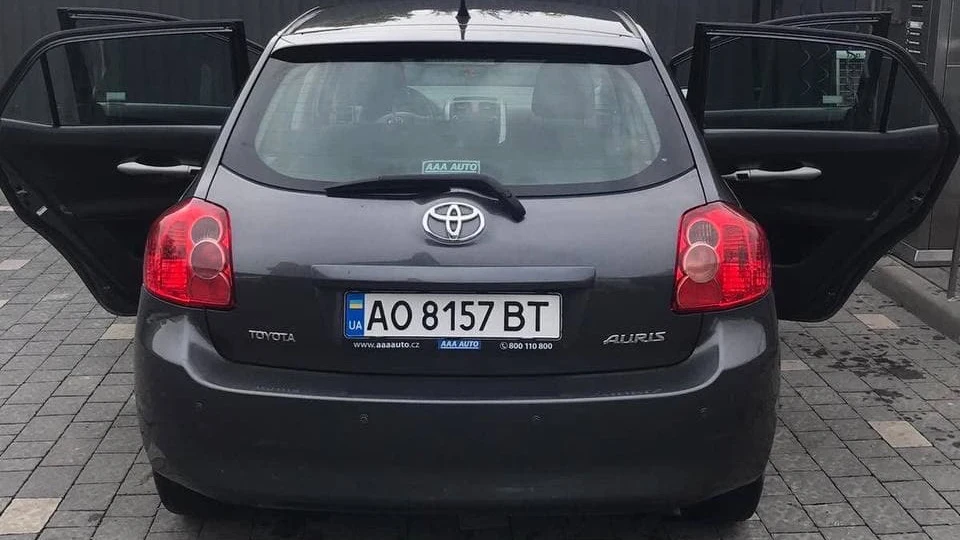 Toyota Auris Хом'ячок 2