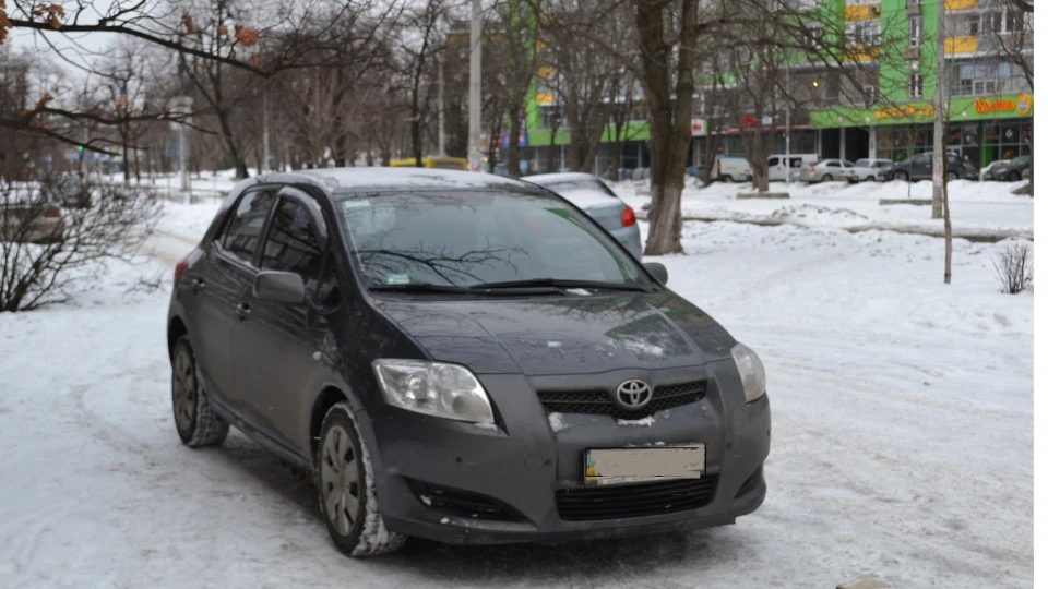 Toyota Auris Гарна сучка) 2