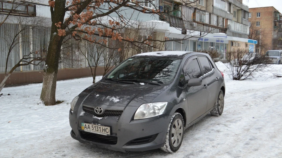 Toyota Auris Гарна сучка) 4