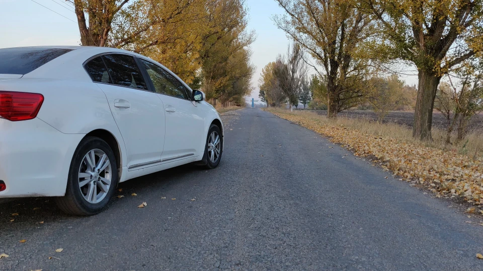 Toyota Avensis 2