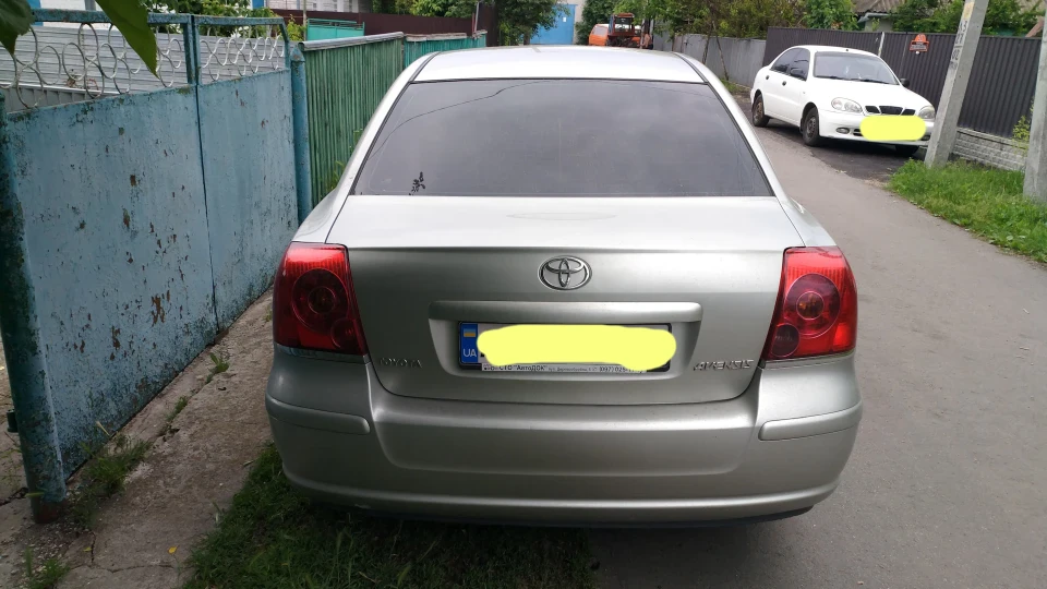 Toyota Avensis 2