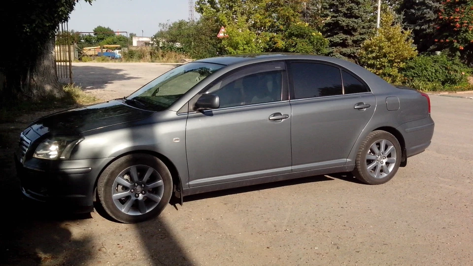 Toyota Avensis 2