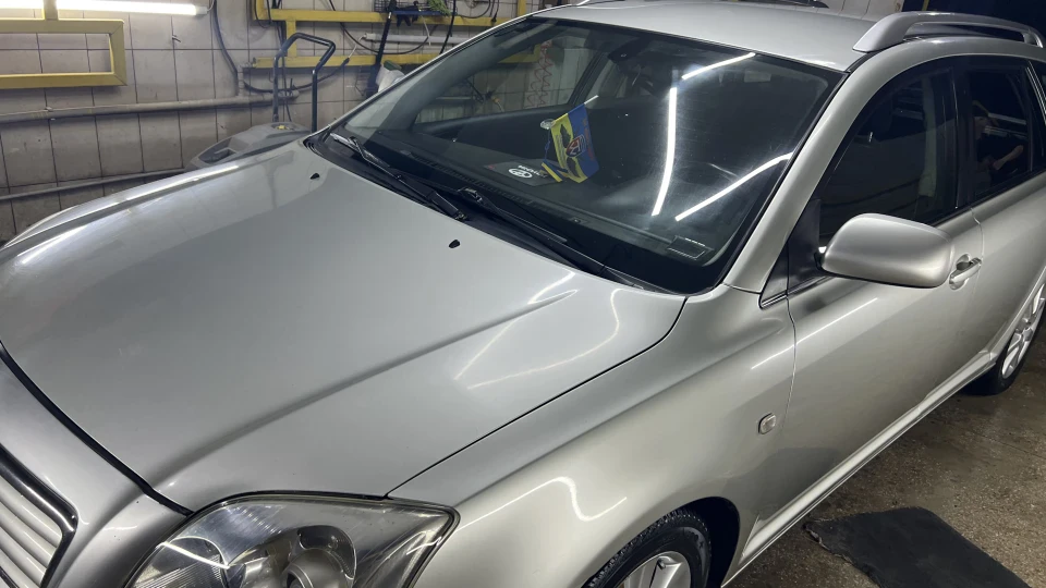 Toyota Avensis 2