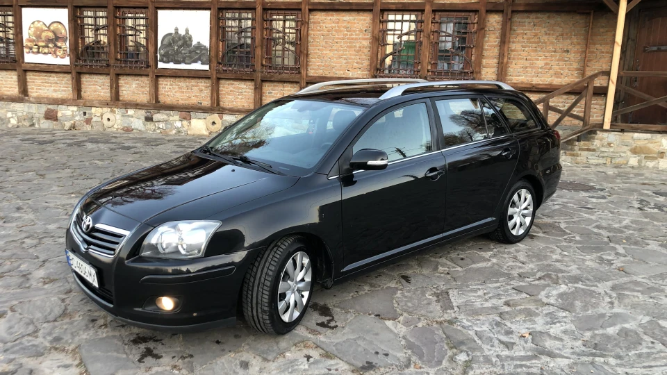 Toyota Avensis 4