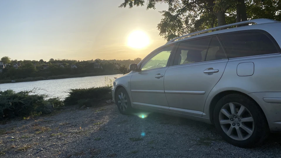 Toyota Avensis 2