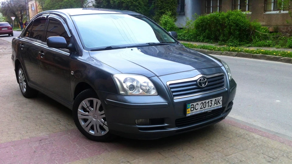 Toyota Avensis :) 2