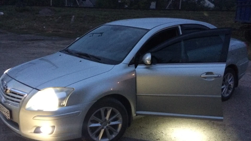 Toyota Avensis 2