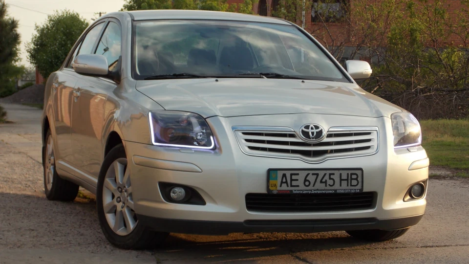 Toyota Avensis 2